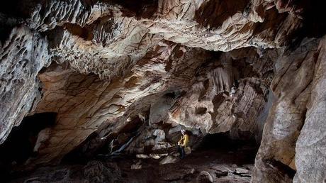 Que ver en Almadén de la Plata Cueva de los Covachos