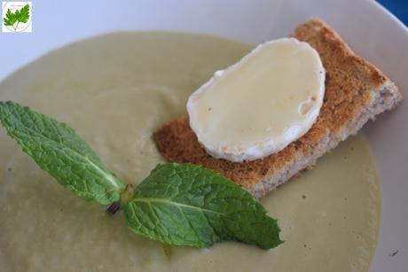Crema de Alcachofa con Tostas de Queso de Cabra Crema de Alcachofa con Tostas de Queso de Cabra