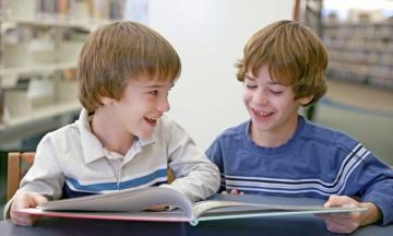 Los libros y los niños: estímulos a la lectura infantil Los libros y los niños: estímulos a la lectura infantil