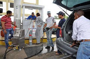 Suben combustibles en Dominicana