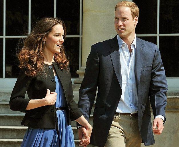 BODA REAL INGLESA: Primera aparición de los Duques de Cambridge, Guillermo y Kate, después de su boda