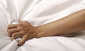 A veces los hombres también fingen orgasmos