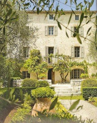 EXTERIORES RUSTICOS EN LA PROVENZA