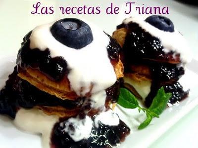 Milhojas de arándanos con aroma de vainilla y yogurt griego