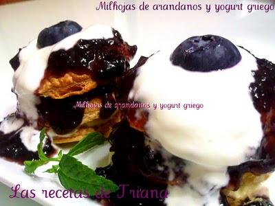 Milhojas de arándanos con aroma de vainilla y yogurt griego