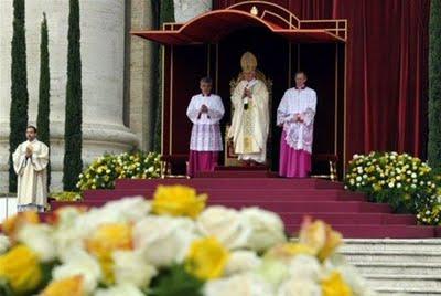 Juan Pablo II es elevado a la gloria