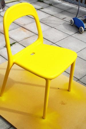 Ikea Hack: Pintar con aerosol una silla urban de ikea