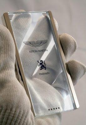 CPT002: Un celular de lujo de Aston Martin y Mobiado