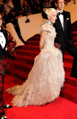 Costume Institute Gala en honor a Alexander McQueen. Imágenes de la espectacular Alfombra Roja