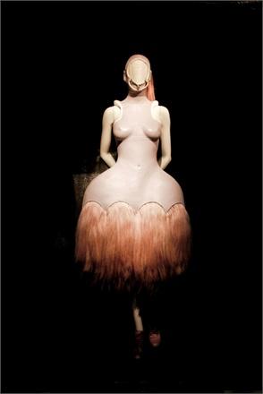 GOD SAVES ALEXANDER McQUEEN - SAVAGE BEAUTY -