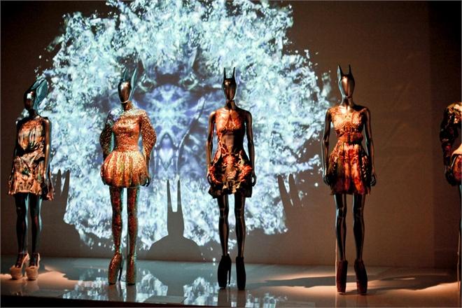 GOD SAVES ALEXANDER McQUEEN - SAVAGE BEAUTY -