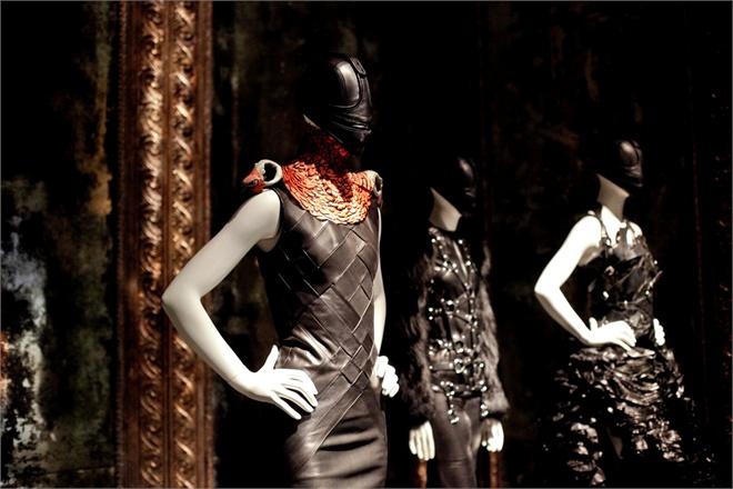 GOD SAVES ALEXANDER McQUEEN - SAVAGE BEAUTY -