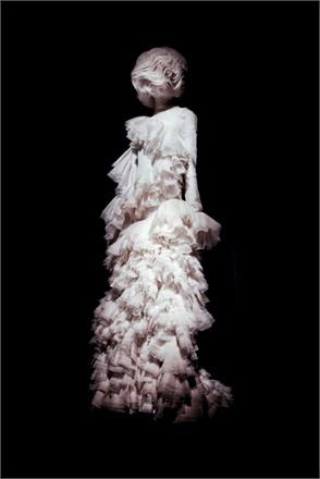 GOD SAVES ALEXANDER McQUEEN - SAVAGE BEAUTY -