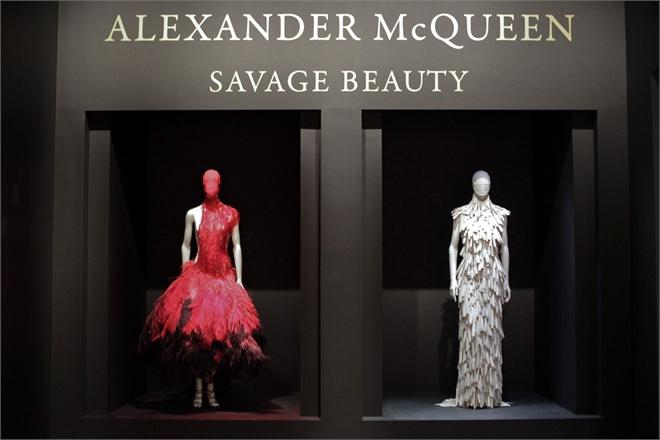 GOD SAVES ALEXANDER McQUEEN - SAVAGE BEAUTY -