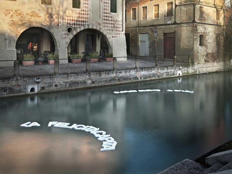 Escribir sobre el agua