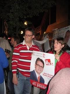 Esta noche pegaremos los primeros carteles