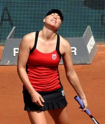 WTA Tour: Zvonareva y Sharapova, eliminadas en Madrid