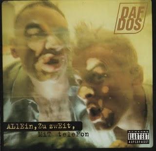 DAF DOS  -  Alien, Zu Zweit, Mit Telefon.