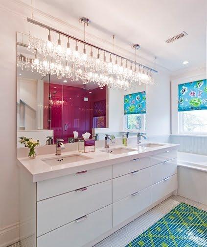 Blanco y Magenta en el baño