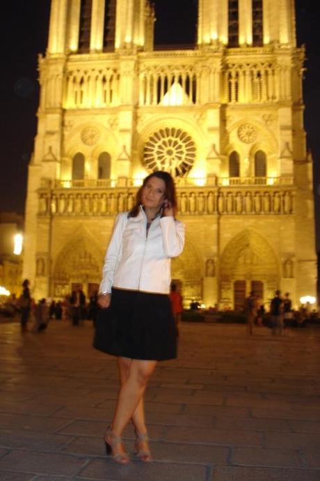 Mon Voyage a Paris: Paris La Nuit (Notredame, St Michelle y La Coupole)