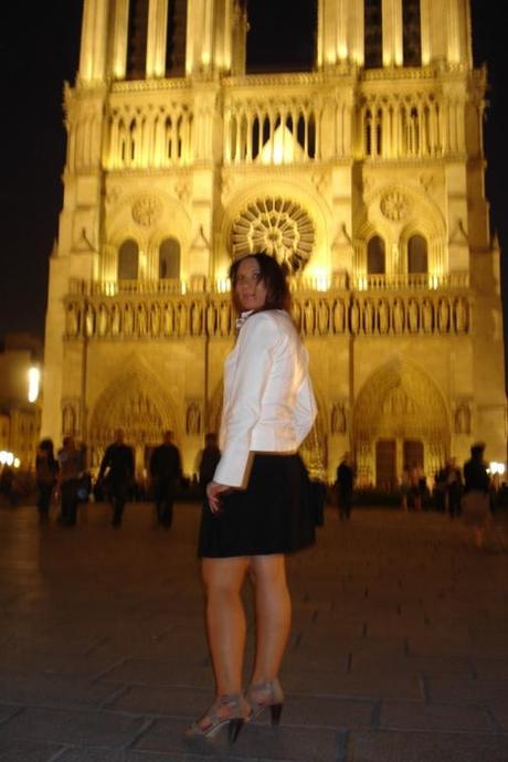 Mon Voyage a Paris: Paris La Nuit (Notredame, St Michelle y La Coupole)