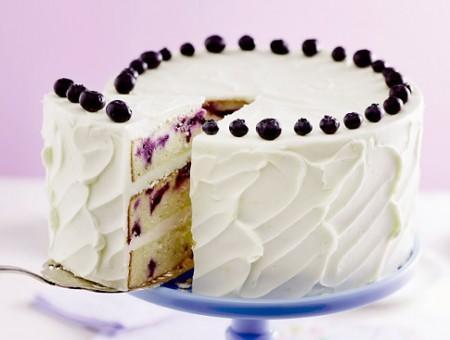 tartas con frutas del bosque tarta de tres pisos tarta de limon y arándanos receta de icing para tarta postres de limón icing de limón frosting para tarta frosting de limón diseño de tartas diseño de postres diseño de dulces cobertura para tartas de limón cake de limón blueberry lemon cake 
