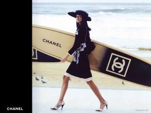 Chanel se lanza al surf!(By Ira)