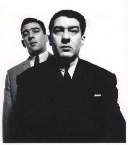 Trajes con dientes: “Los Kray”, pesadillas del crimen londinense.