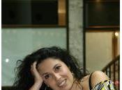 Presentado Almadén libro poético manuscrito rosa perfume"