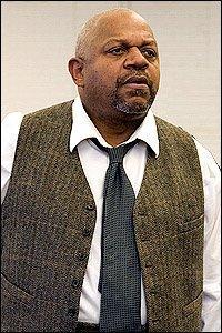 TV-Ya ha primer actor para Powers