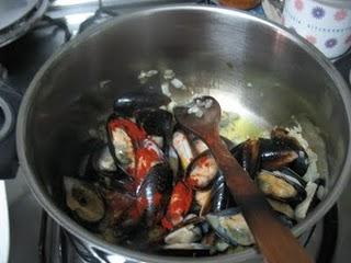 Judiones de la granja con mejillones