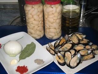 Judiones de la granja con mejillones