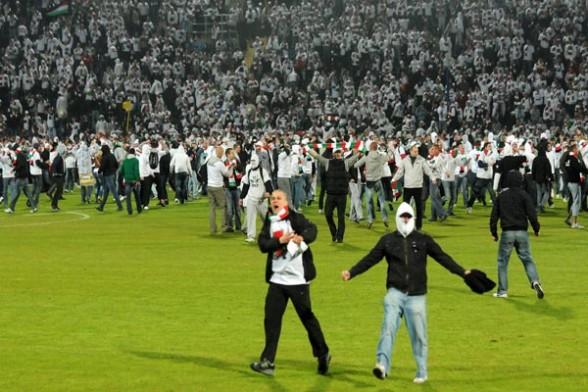 Legia de Varsovia y el Lech Poznan fueron sancionados