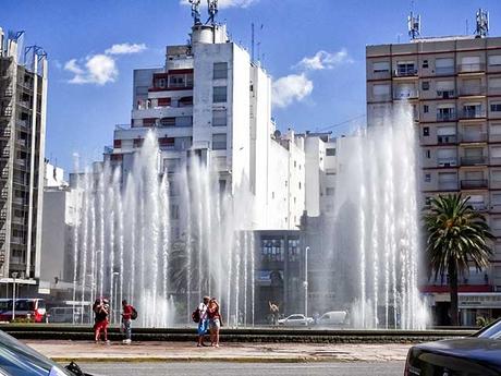 Aguas al cielo Fuente de agua enfrente del Casino en MDP