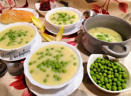 CREMA DE ENDIVIAS AL AZAFRÁN CON GUISANTES