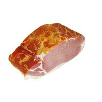 Lomo de cerdo ahumado con guarnición de patatas y guisantes Lomo de cerdo ahumado con guarnición de patatas y guisantes