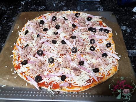 PIZZAS: ATUN Y BACÓN – JAMON DE YORK Y PIÑA PIZZAS: ATUN Y BACÓN – JAMON DE YORK Y PIÑA