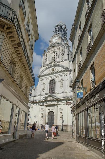 Iglesia Santa Cruz Nantes Francia