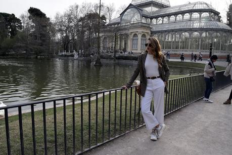 Blazer & Total White Look