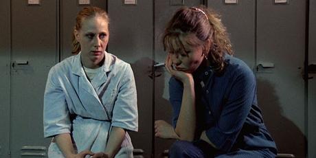 La chica de la fábrica de cerillas + Entrevista a Kaurismäki