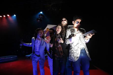 En el Teatro Central “La dictadura de lo Cool”