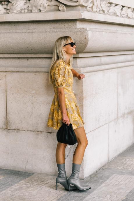 Street Style at Paris Fashion Week Spring Summer 2019 by Collage Vintage