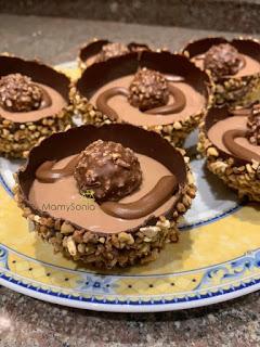 CUENCOS DE CHOCOLATE CON FERRERO ROCHER
