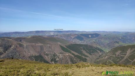 Tineo y la Casa del Puerto desde el Pico Brañasín