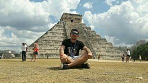 Entre las ruinas Mayas Entre las ruinas Mayas