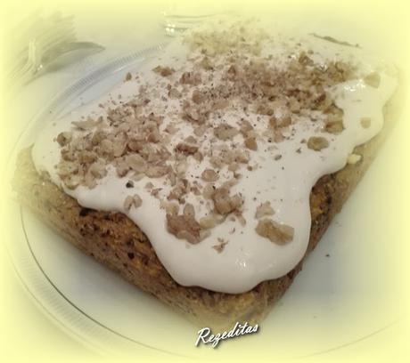 BIZCOCHO ESPECIADO DE PLATANO, ZANAHORIA Y  CHOCOLATE