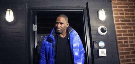 El rey de la música R&B se enfrenta a nuevas acusaciones de abusos a menores