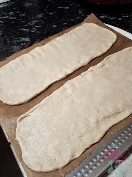 COCA TIPO RECAPTE CON SALCHICHAS COCA TIPO RECAPTE CON SALCHICHAS