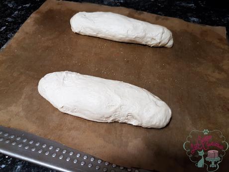 COCA TIPO RECAPTE CON SALCHICHAS COCA TIPO RECAPTE CON SALCHICHAS