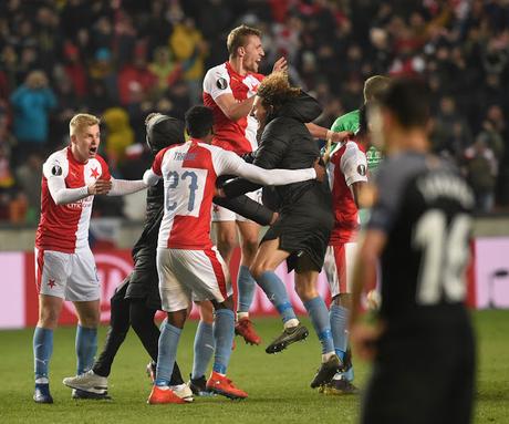 Crónica Slavia Praga 4 - Sevilla FC 3